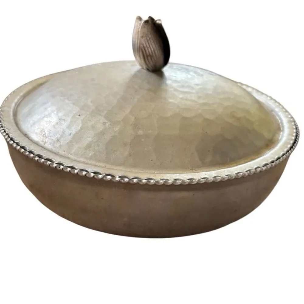 Vintage Rodney Kent Hammered Wrought Aluminum Covered Casserole Dish Bowl Tulip